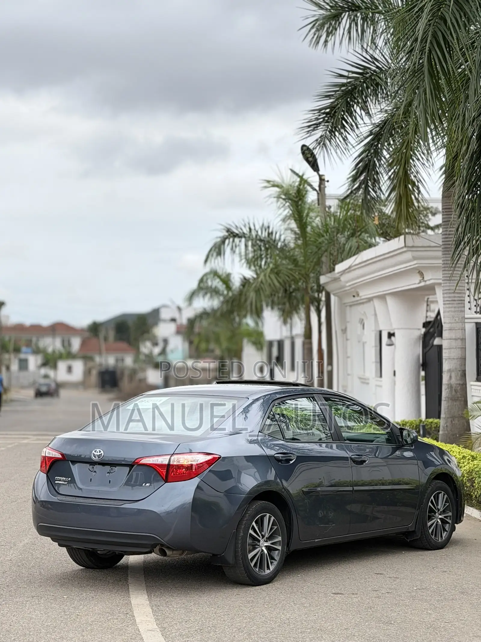 Toyota Corolla LE Premium 4dr Sedan (1.8L 4cyl CVT) 2016 Gray