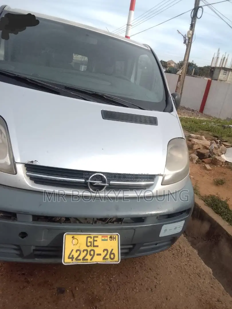 Opel Vivaro 2004 Silver