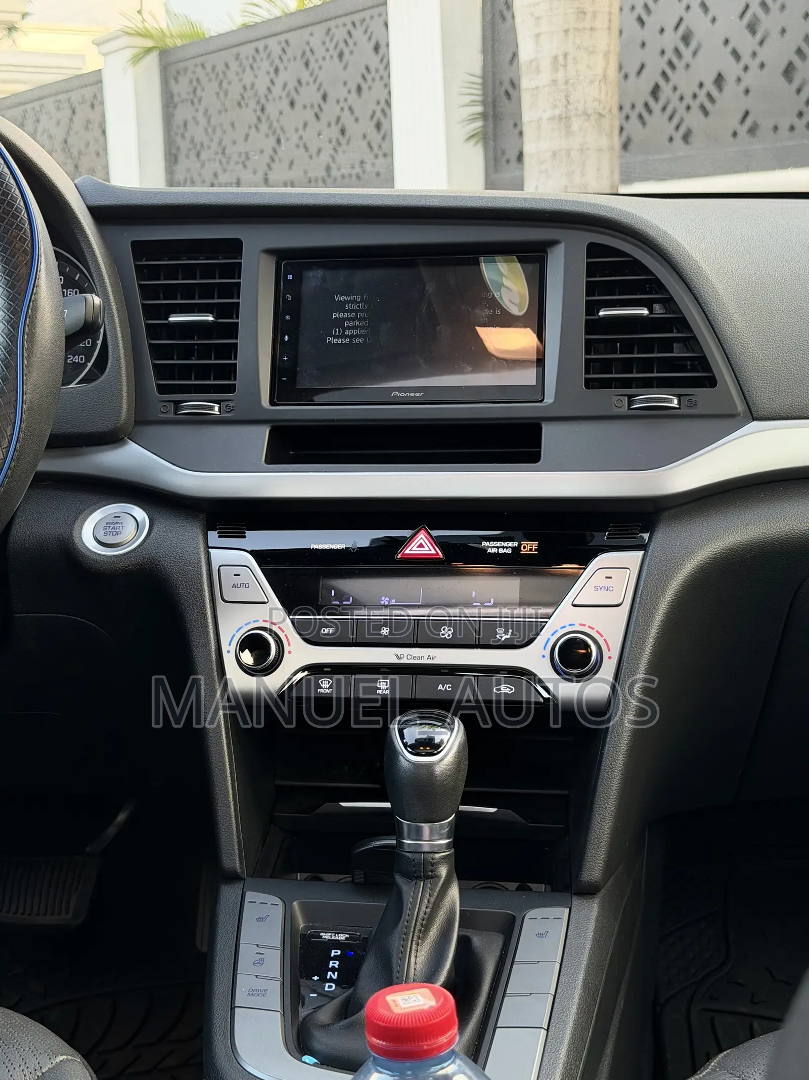 Hyundai Elantra Limited Sedan FWD (2.0L 4cyl 6A) 2017 Blue