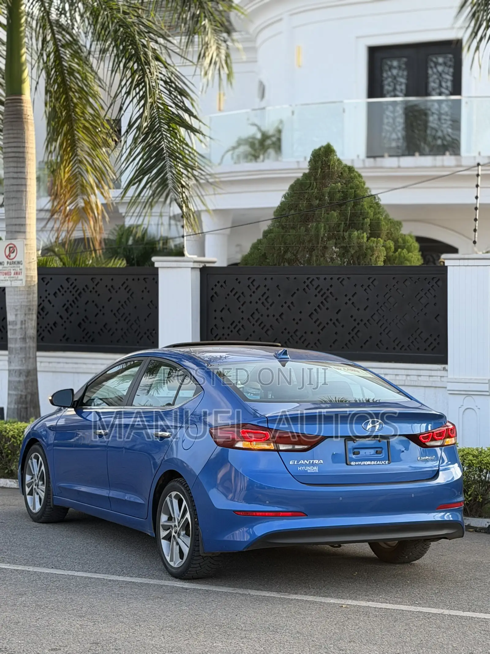 Hyundai Elantra Limited Sedan FWD (2.0L 4cyl 6A) 2017 Blue