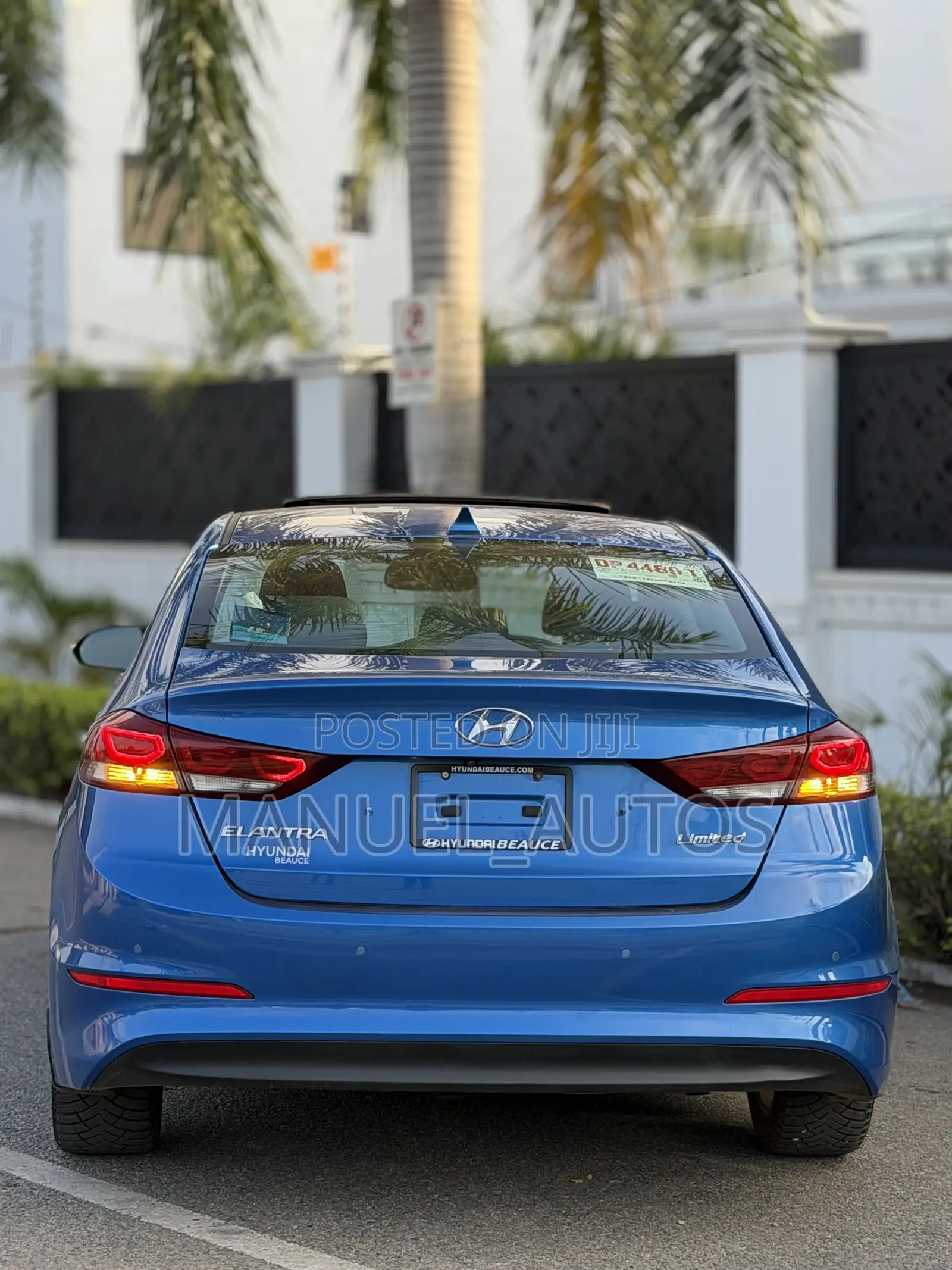 Hyundai Elantra Limited Sedan FWD (2.0L 4cyl 6A) 2017 Blue