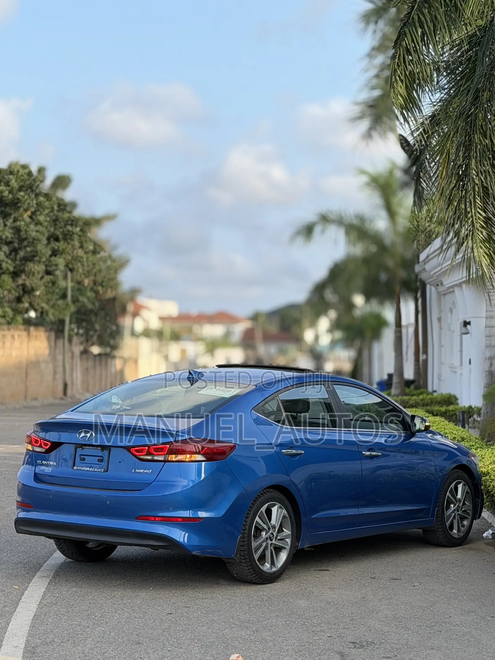 Hyundai Elantra Limited Sedan FWD (2.0L 4cyl 6A) 2017 Blue
