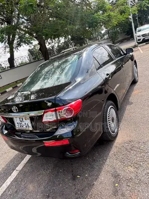 Toyota Corolla LE 4dr Sedan (1.8L 4cyl 4A) 2013 Black