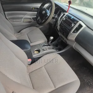 Toyota Tacoma 2012 Gray
