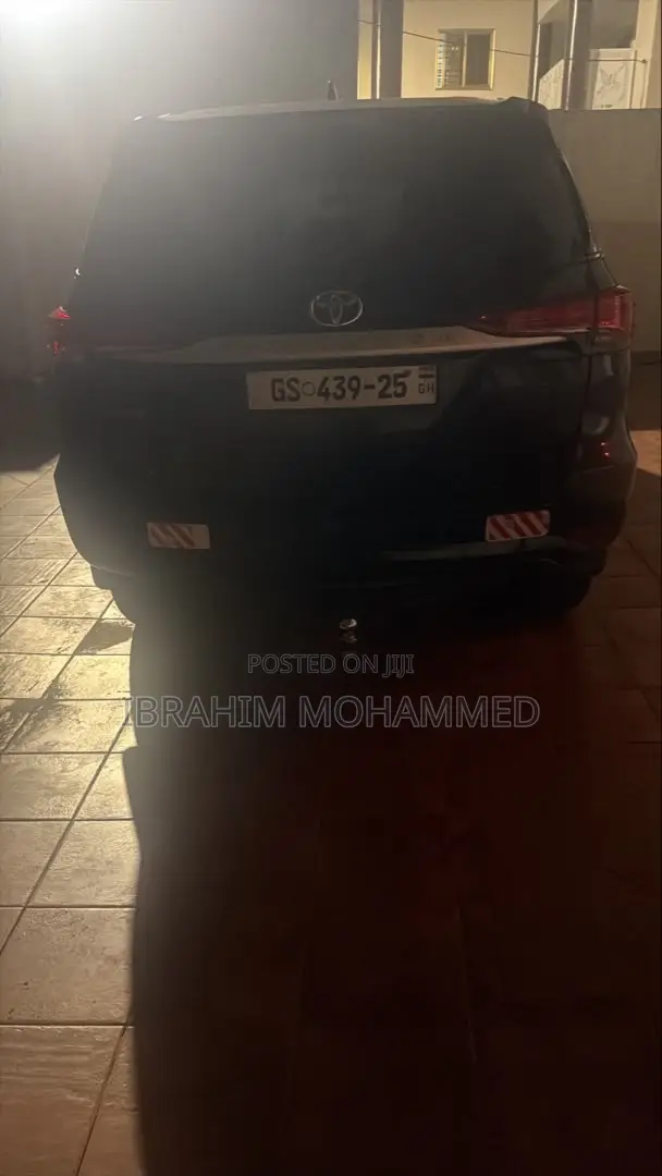 Toyota Fortuner 2024 Black