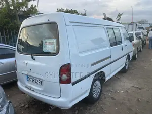 Hyundai H-100 2004 White