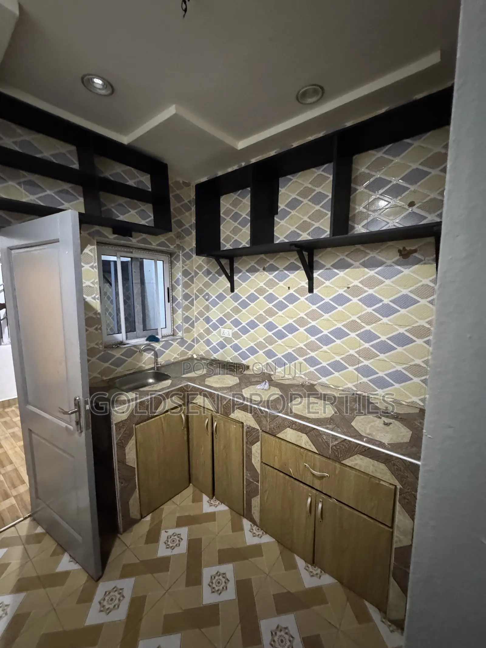 2bdrm Apartment in Sowutwuom for rent