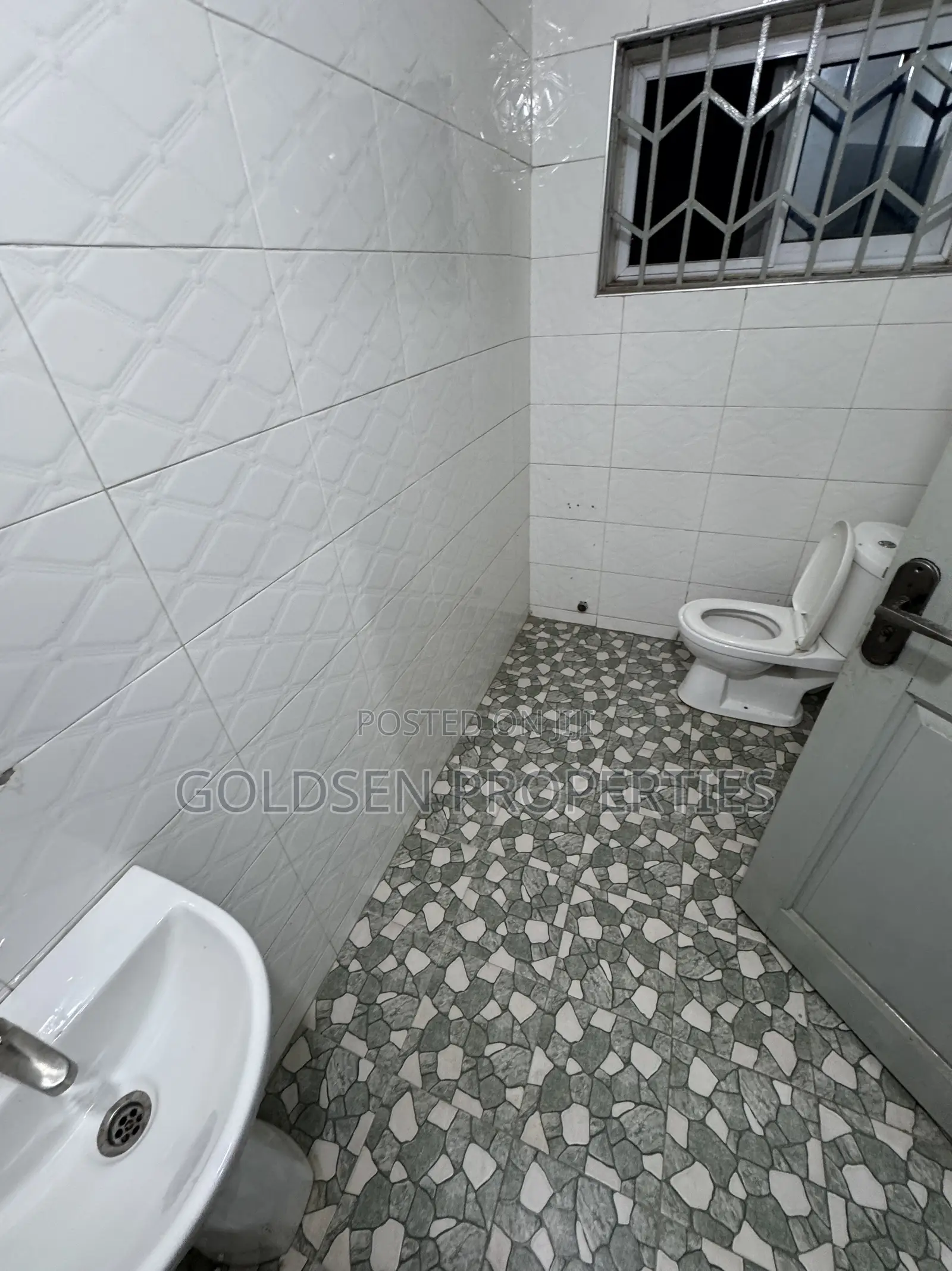 2bdrm Apartment in Sowutwuom for rent
