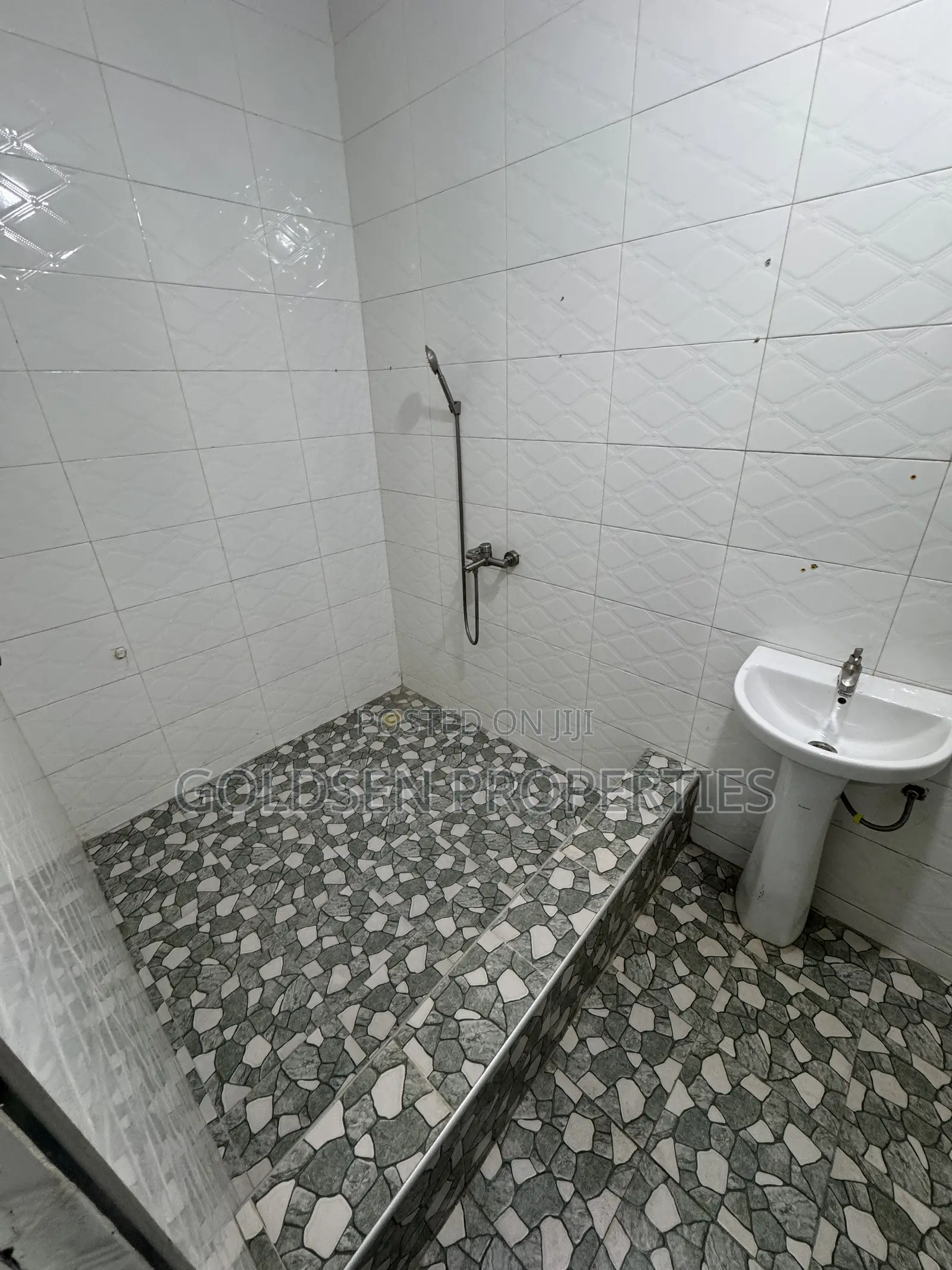 2bdrm Apartment in Sowutwuom for rent