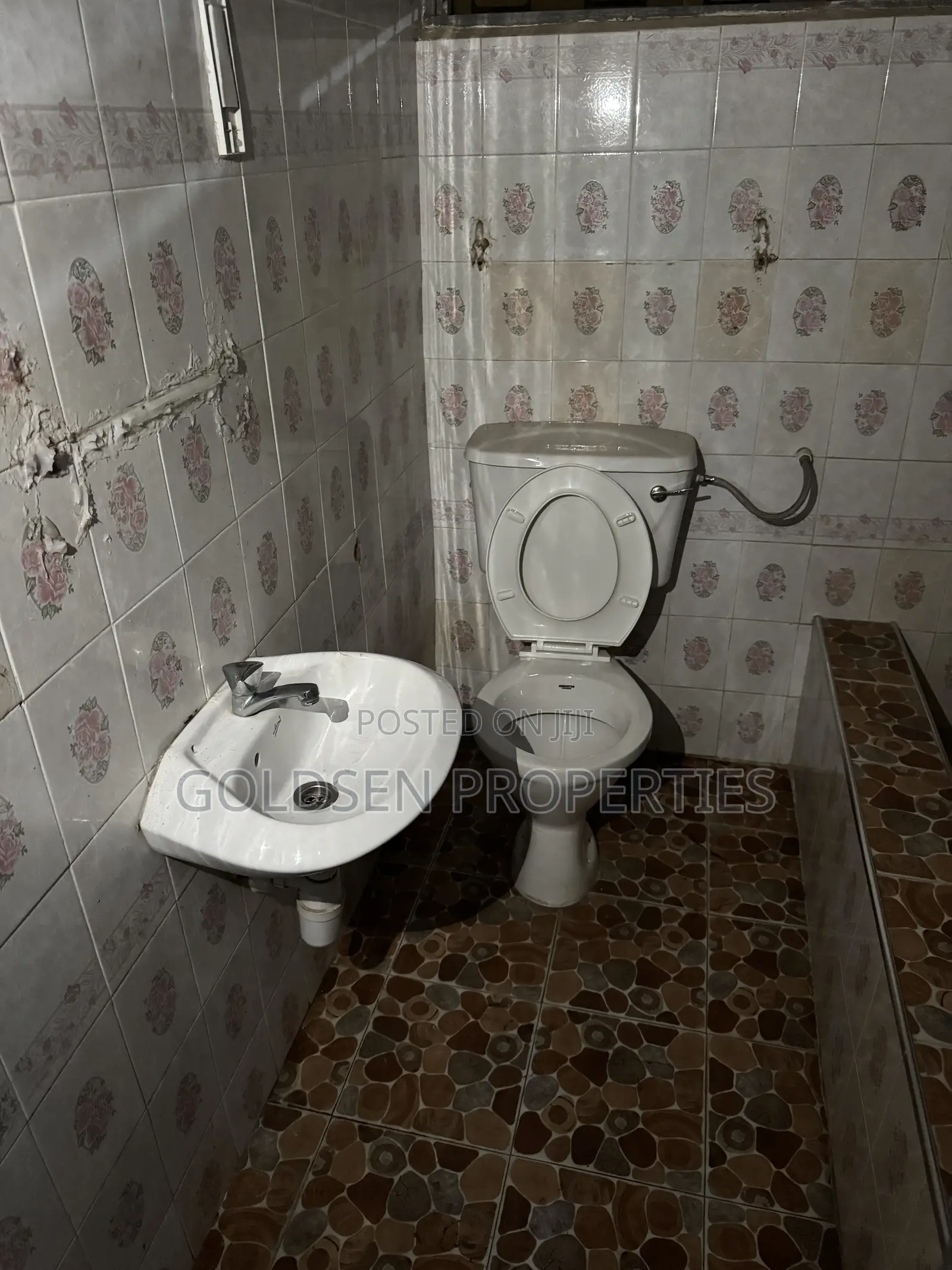 2bdrm Apartment in Mile 7 for rent