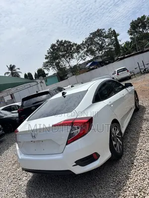 Honda Civic EX 4dr Sedan (1.5L 4cyl) 2016 White