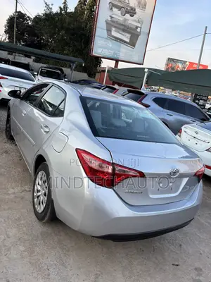 Toyota Corolla LE Eco (1.8L 4cyl 2A) 2018 Silver