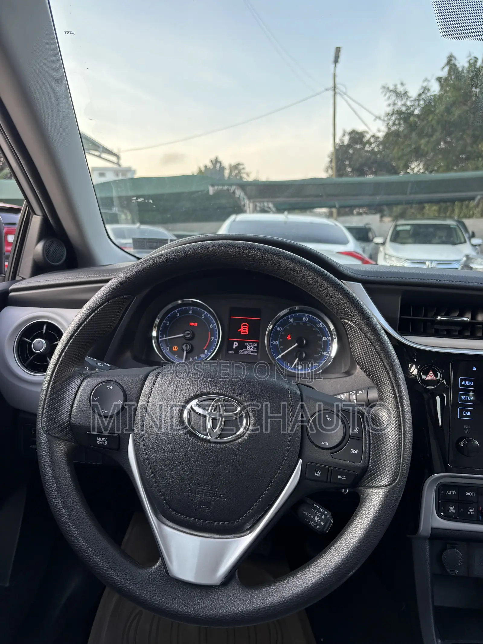 Toyota Corolla LE Eco (1.8L 4cyl 2A) 2018 Silver