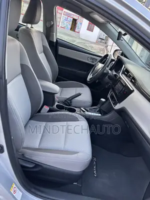 Toyota Corolla LE Eco (1.8L 4cyl 2A) 2018 Silver