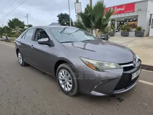 Toyota Camry LE 4dr Sedan (2.5L 4cyl 6A) 2016 Gray