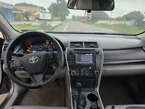 Toyota Camry LE 4dr Sedan (2.5L 4cyl 6A) 2016 Gray