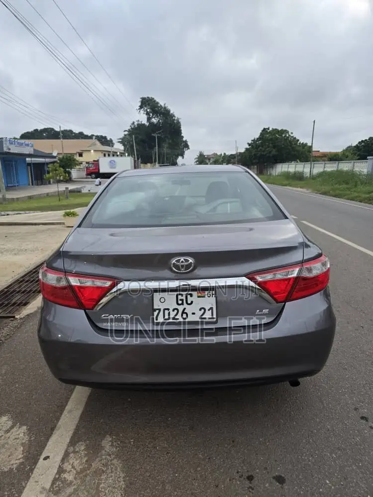 Toyota Camry LE 4dr Sedan (2.5L 4cyl 6A) 2016 Gray