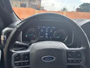Ford F-150 LARIAT 2023 Black