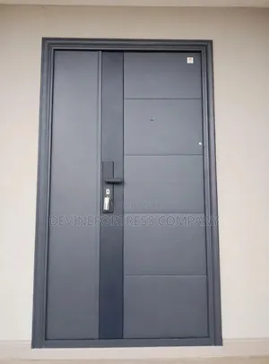 High Quality Smooth 11⁄2 Paladin Strong Door for All Weather