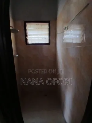 3bdrm Apartment in Ashongman Estate, Police Station for rent