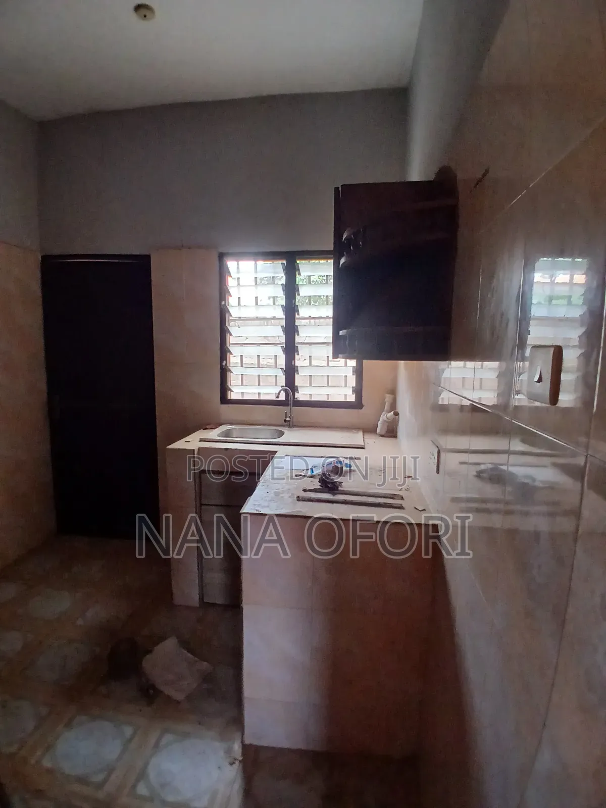 3bdrm Apartment in Ashongman Estate, Police Station for rent