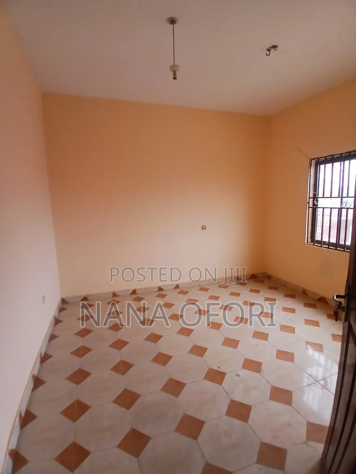 3bdrm Apartment in Ashongman Estate, Police Station for rent