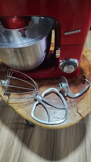 Heinrich's 8L Stand Mixer