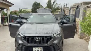 Toyota Highlander XSE AWD 2023 Silver