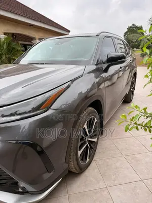 Toyota Highlander XSE AWD 2023 Silver