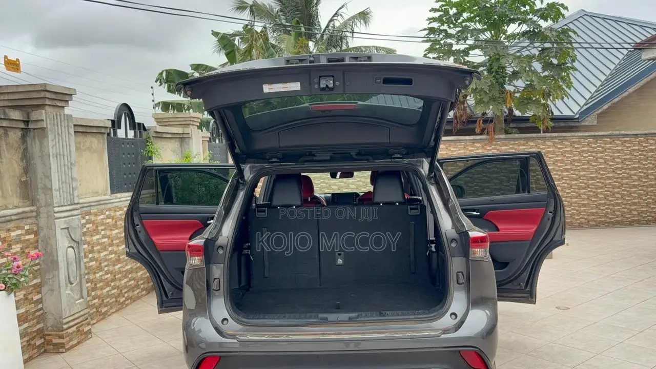 Toyota Highlander XSE AWD 2023 Silver