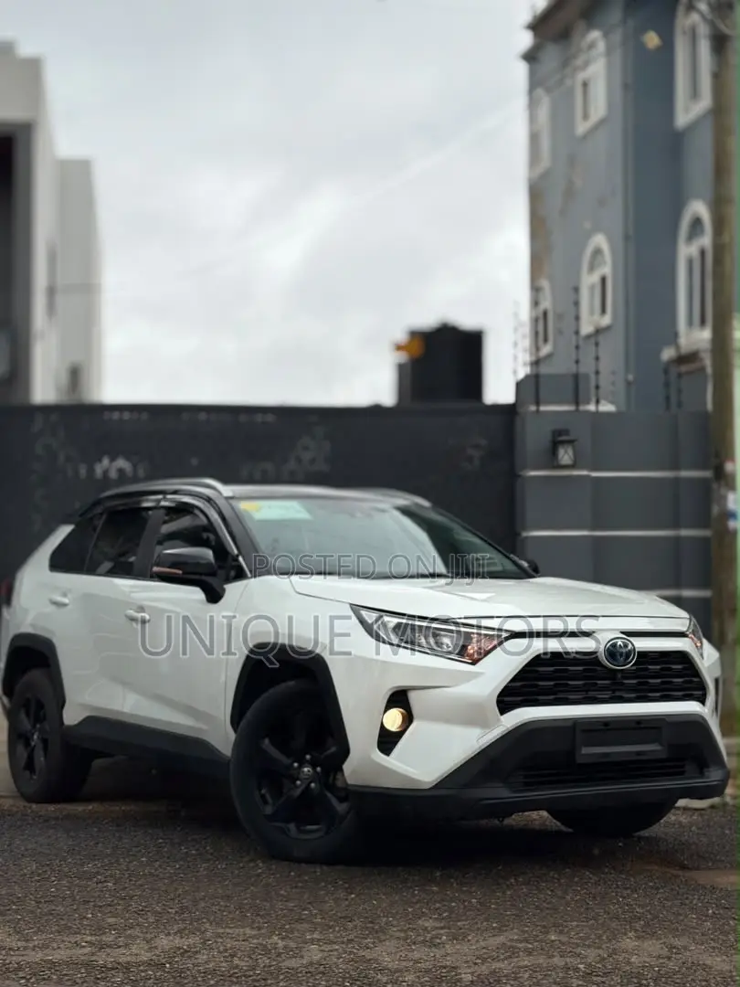 Toyota RAV4 XLE AWD 2020 White