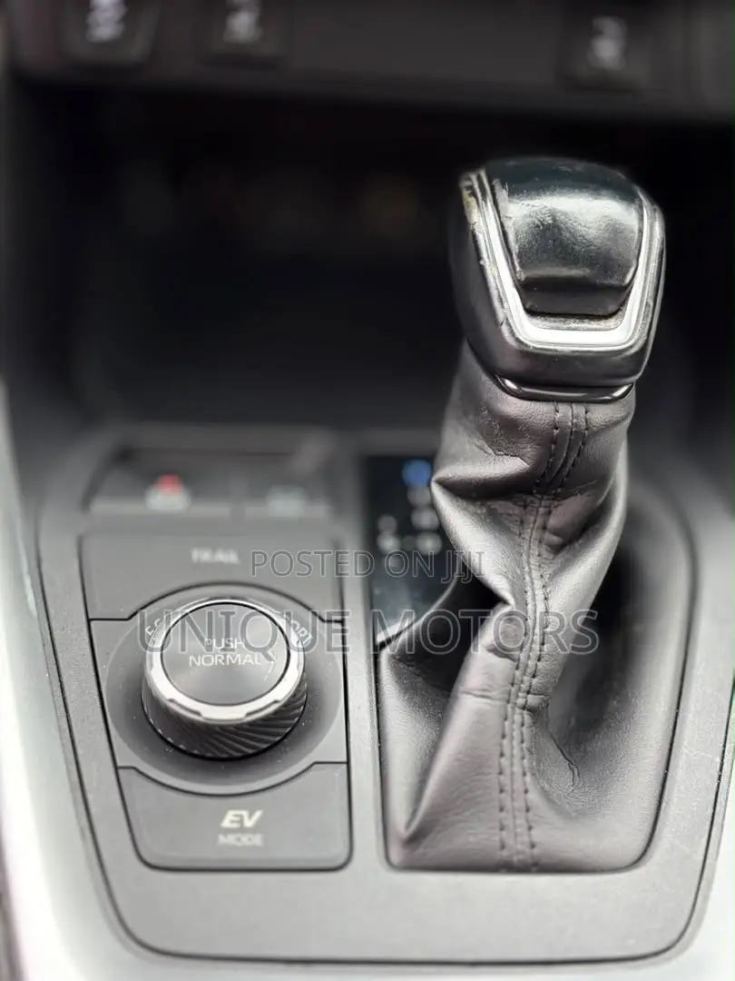 Toyota RAV4 XLE AWD 2020 White