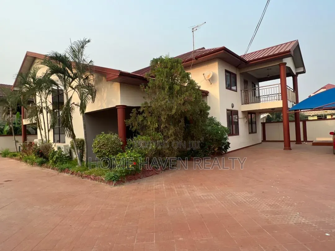 5bdrm House in Weija Scc Dvla for sale