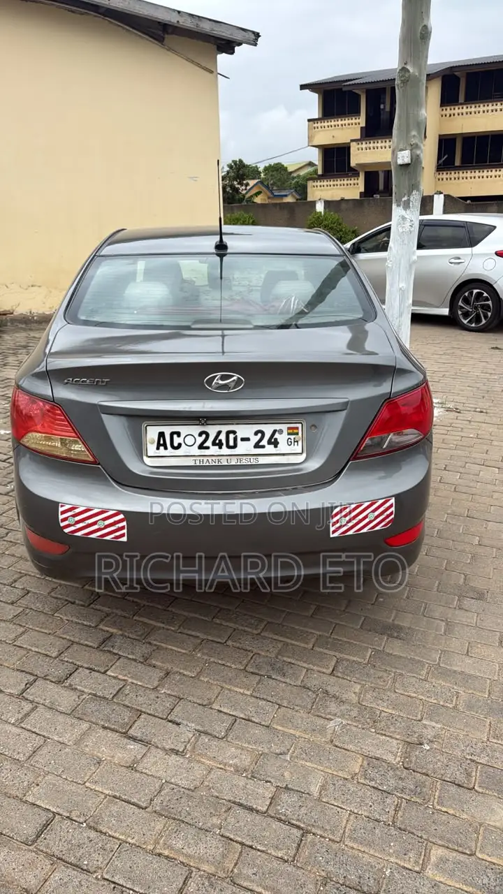 Hyundai Accent SE Sedan 2017 Gray