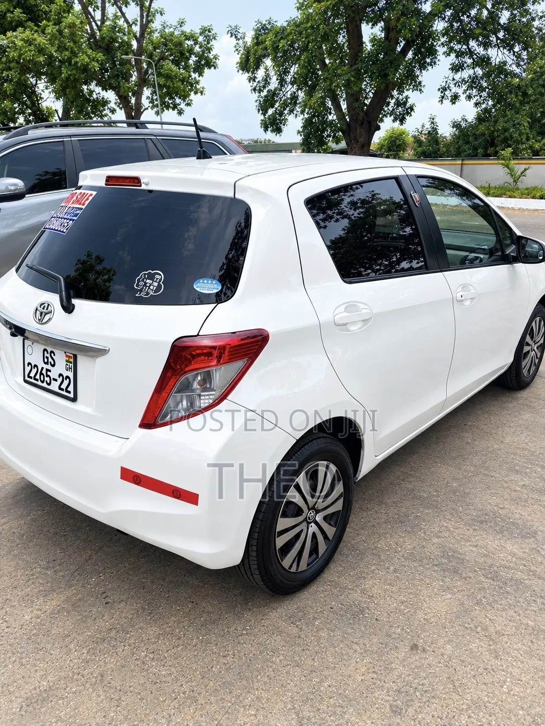 Toyota Vitz 2012 White