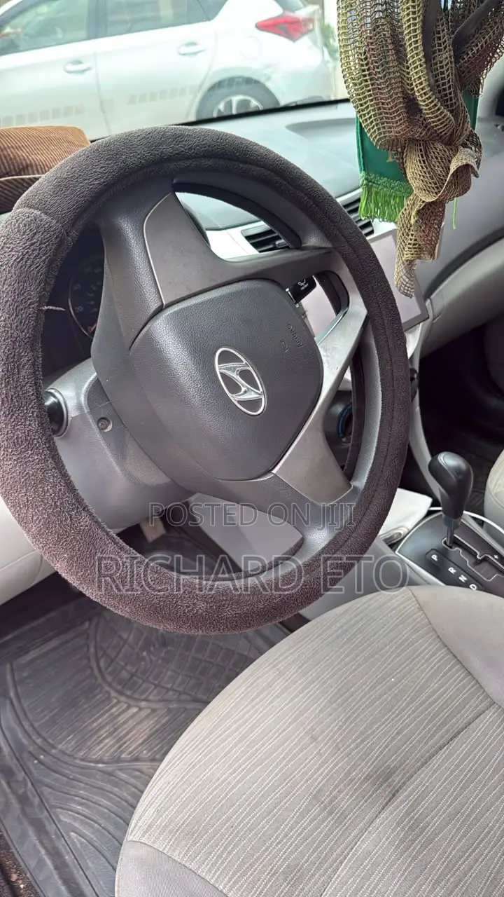 Hyundai Accent SE Sedan 2017 Gray