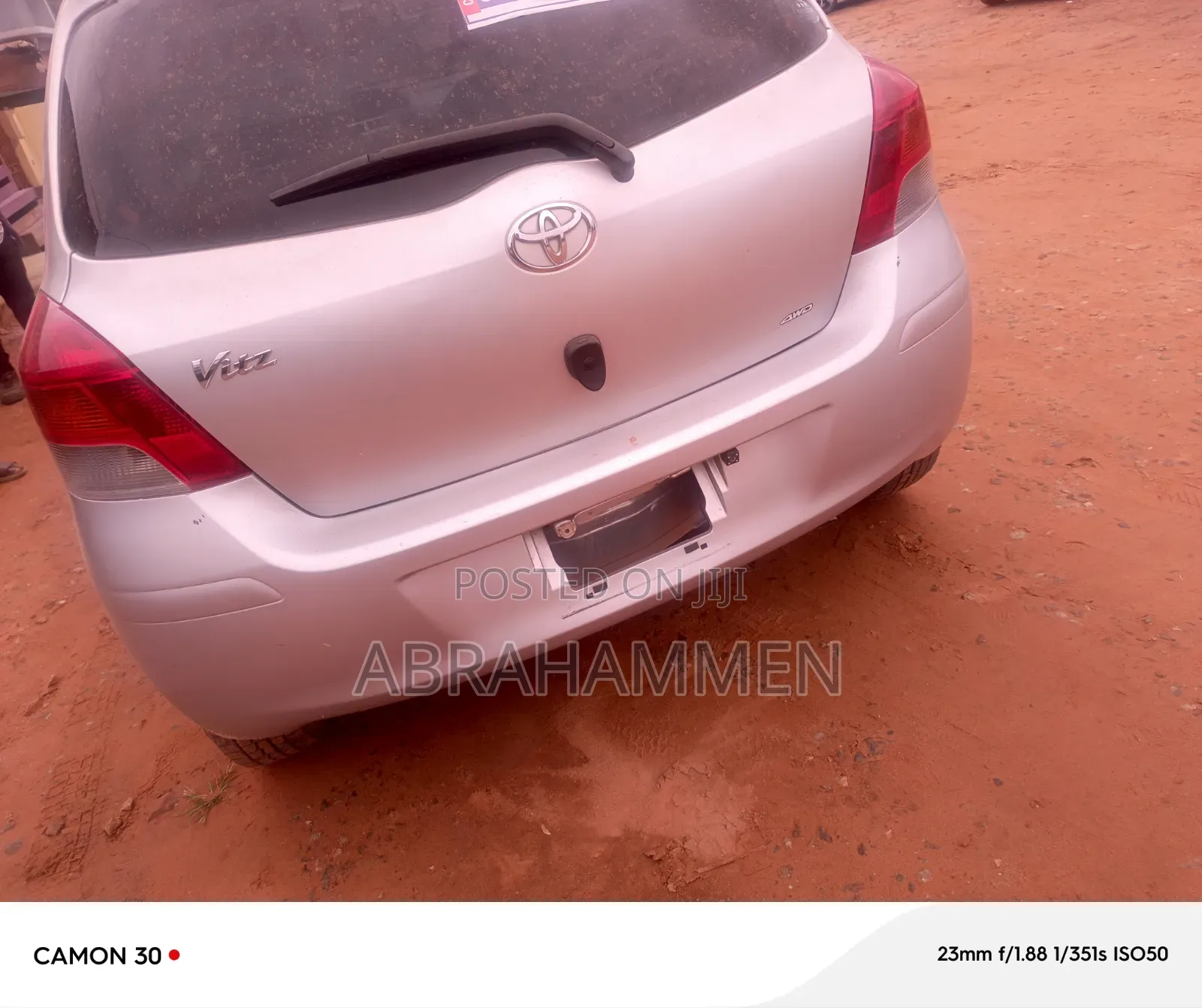 Toyota Vitz 2010 Silver