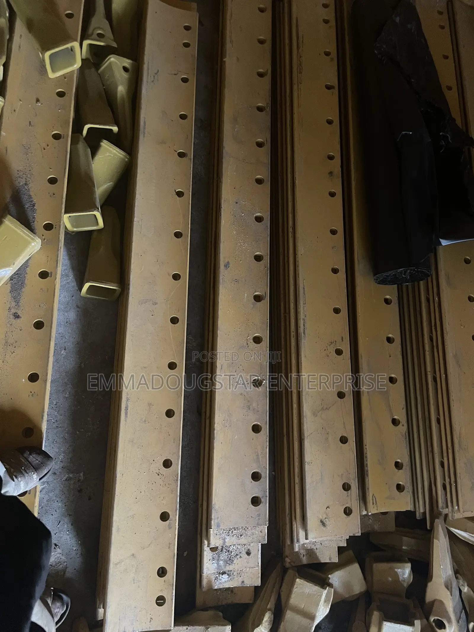 Cat Grader Blades