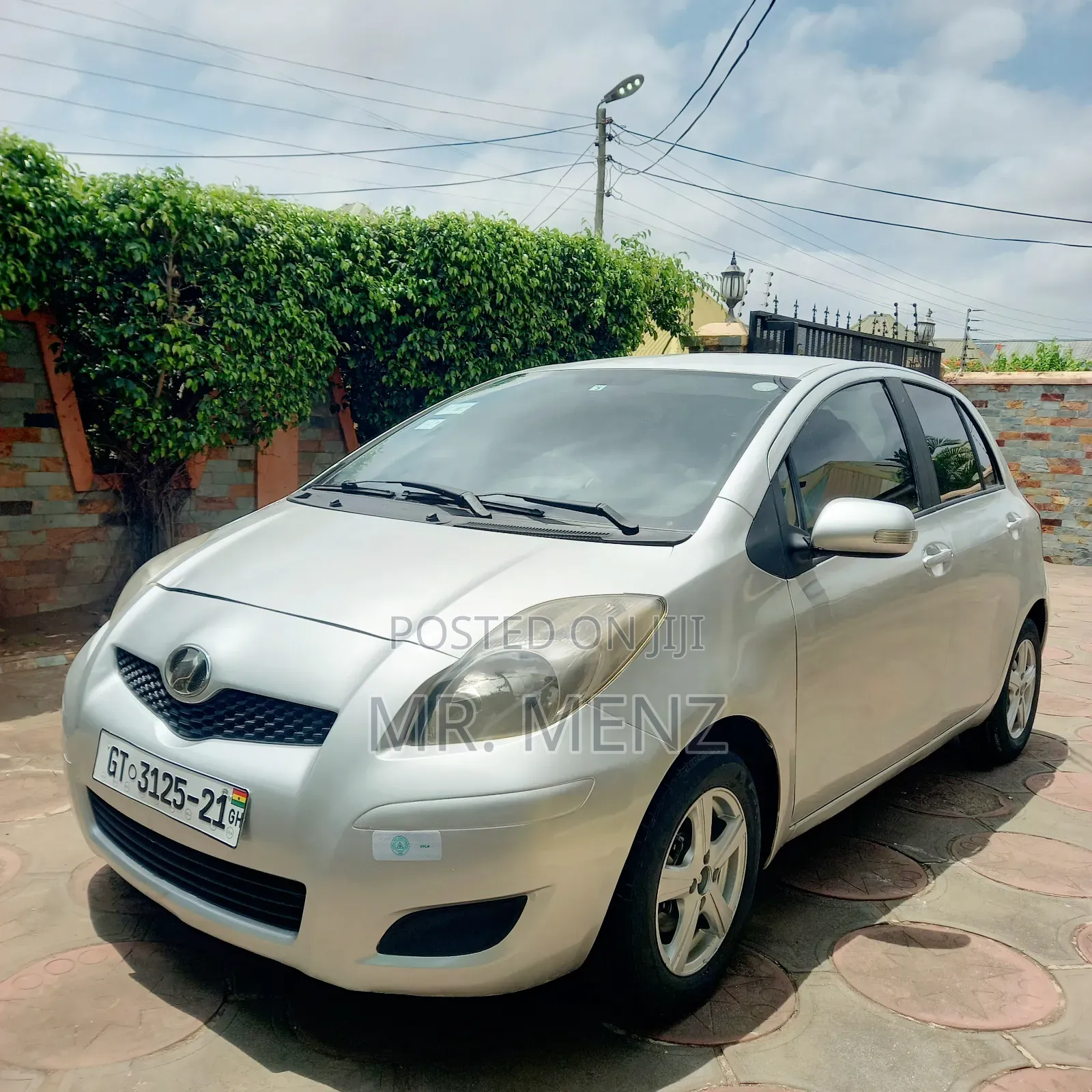 Toyota Vitz 1.0 FWD 3dr 2010 Silver