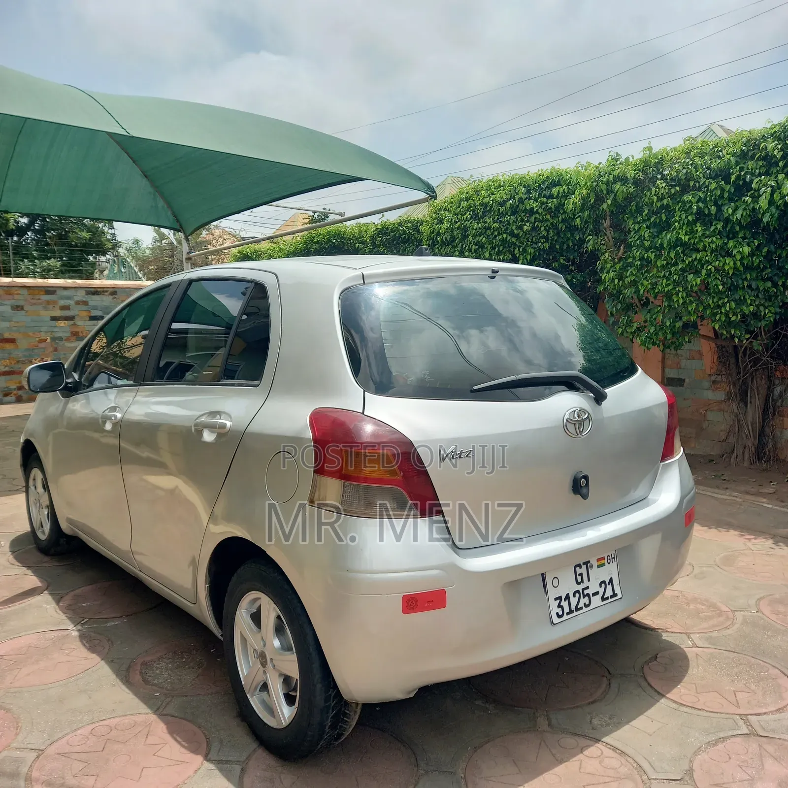 Toyota Vitz 1.0 FWD 3dr 2010 Silver