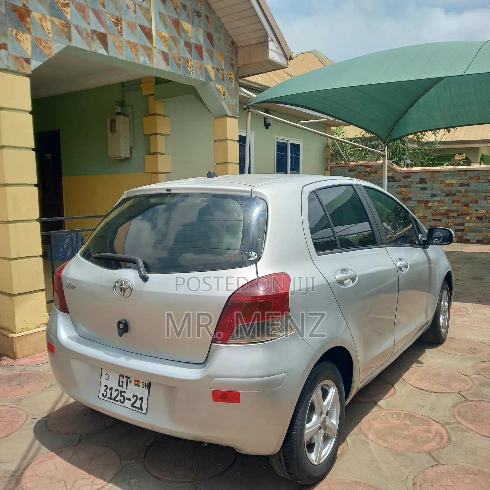 Toyota Vitz 1.0 FWD 3dr 2010 Silver