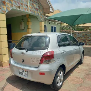 Toyota Vitz 1.0 FWD 3dr 2010 Silver
