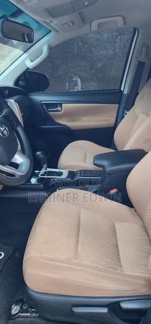 Toyota Fortuner 2.7 AWD 2019 White