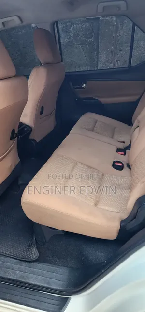Toyota Fortuner 2.7 AWD 2019 White