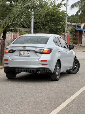 Toyota Yaris iA 1.5 FWD 2019 Gray