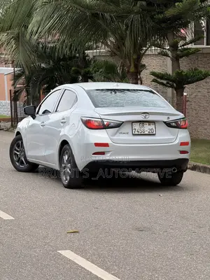 Toyota Yaris iA 1.5 FWD 2019 Gray