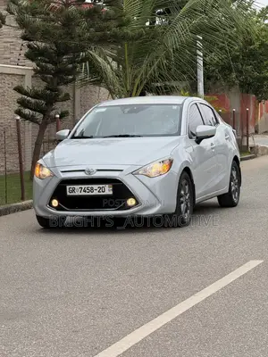 Toyota Yaris iA 1.5 FWD 2019 Gray