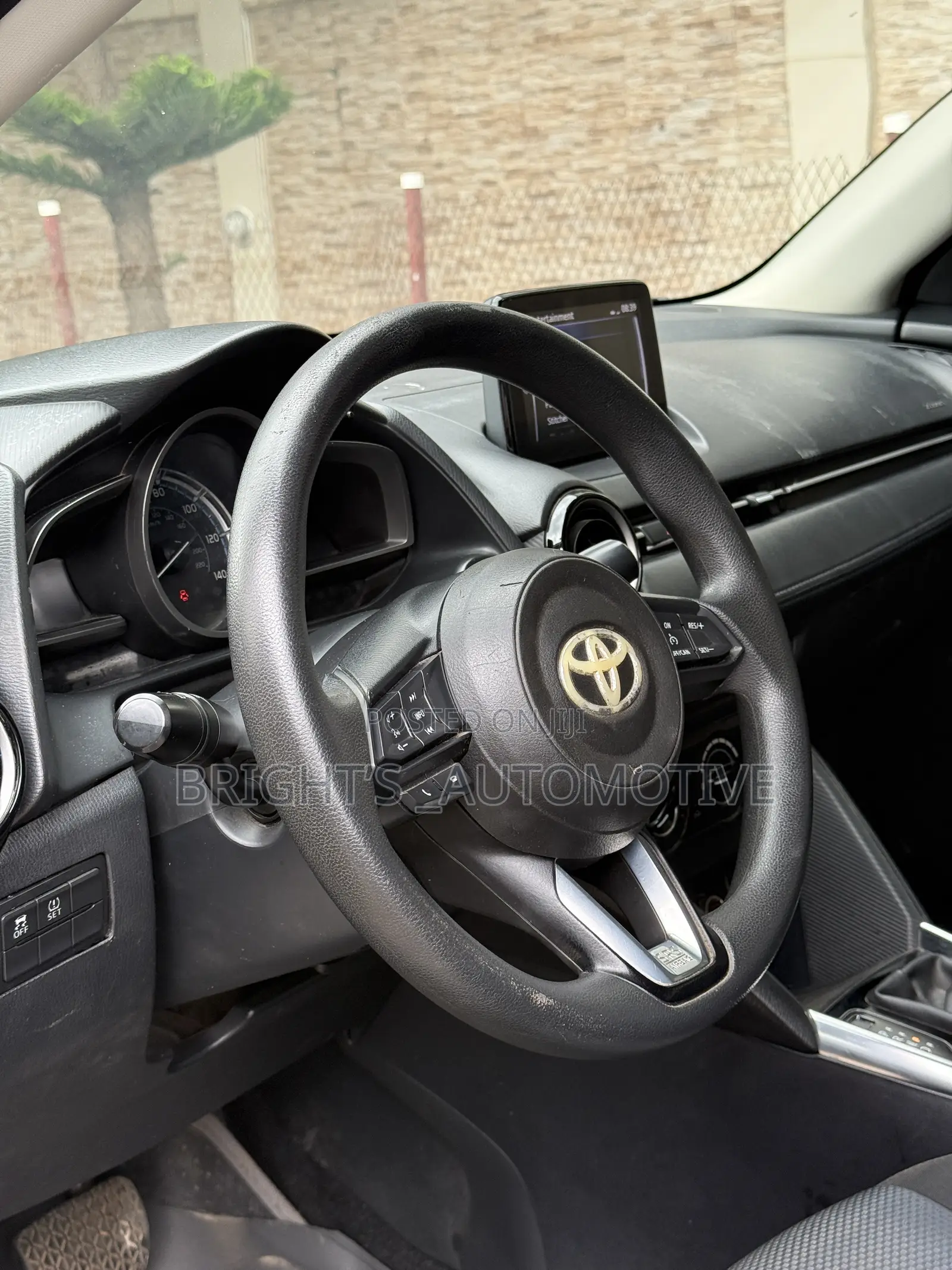 Toyota Yaris iA 1.5 FWD 2019 Gray