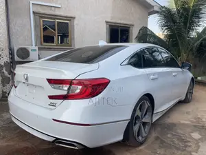 Honda Accord 2018 White