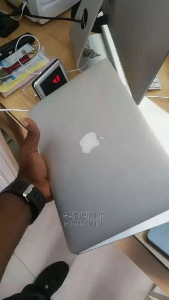 Macbook Air Laptop Screens Available And Delivery
